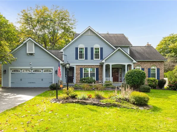 29 Bending Oak Dr, Pittsford, NY 14534