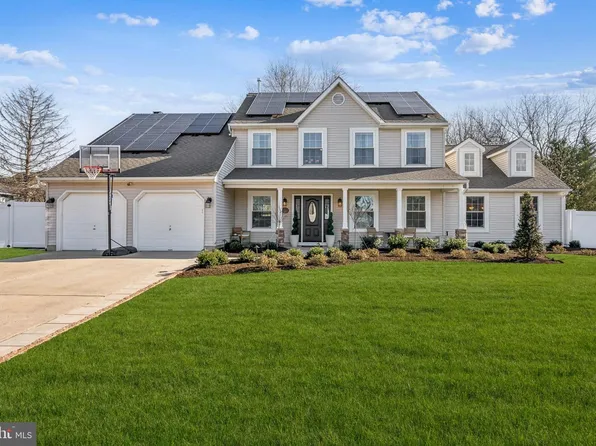 2 Wellington Ct, Eastampton, NJ 08060