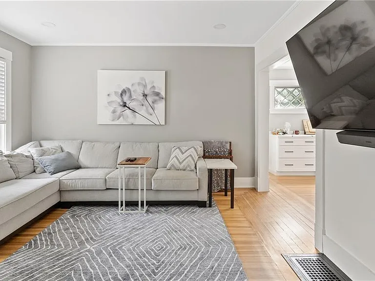 23 Pell St — Photo 4