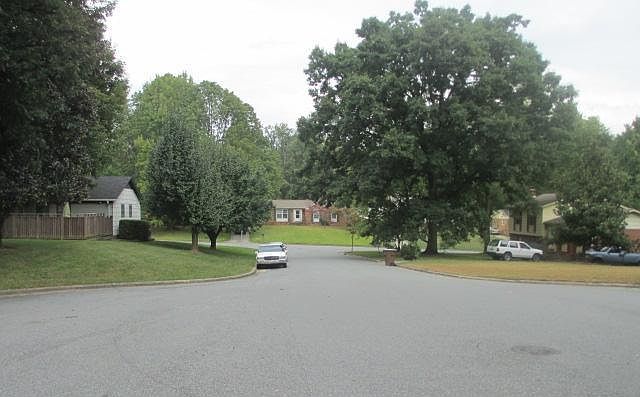2nd image of 3 Chateau Ct