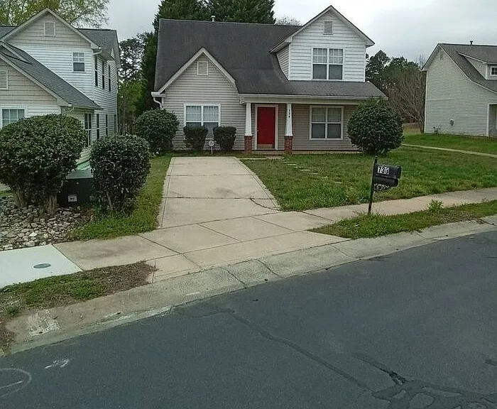 738 Ablow Dr — Photo 2