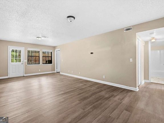 5th image of 1107 Brookwood Ln APT 29