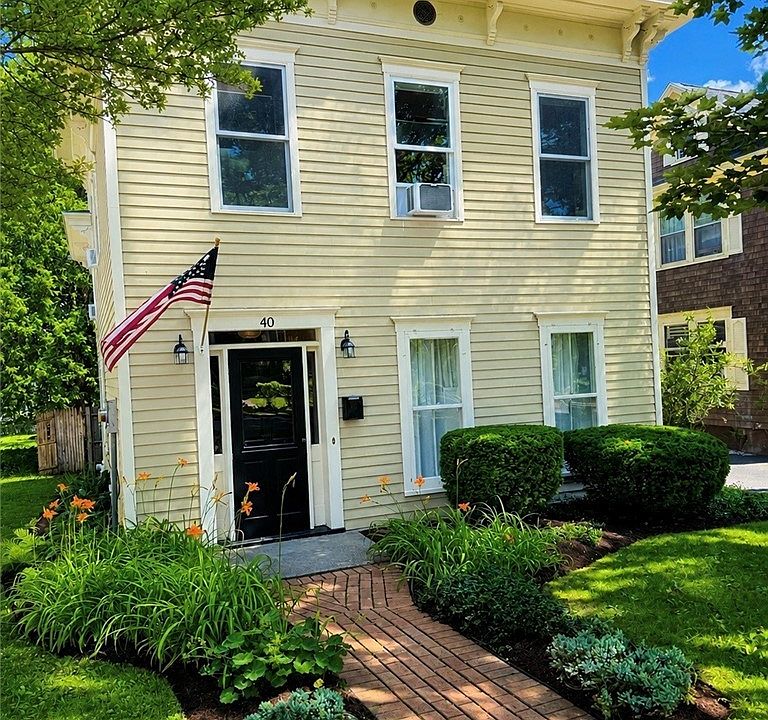 1st image of 40 Sullivan St