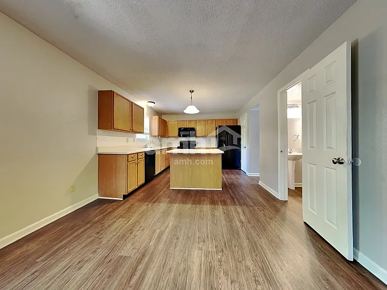 1178 Oak Leaf Rd — Photo 4