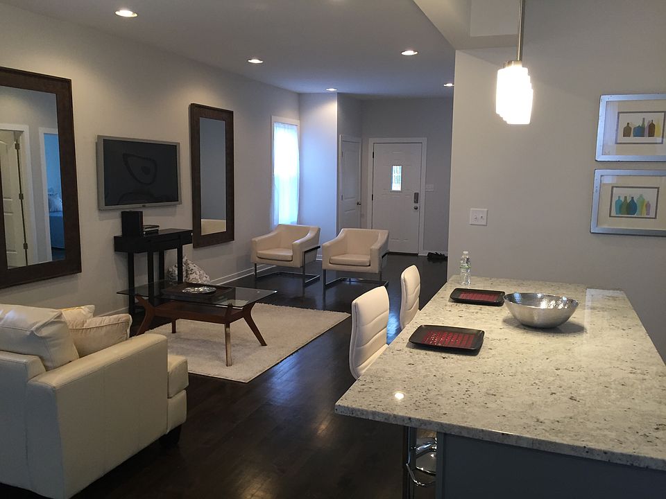 1st image of 1238 Gunderson Ave