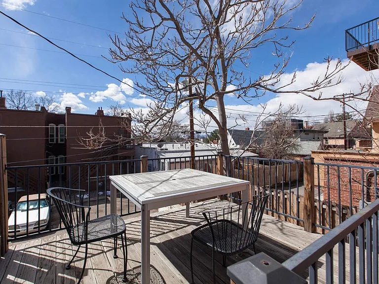 2626 W Argyle Pl — Photo 19