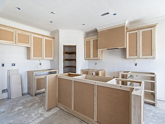 4th image of 2408 Waters Ave