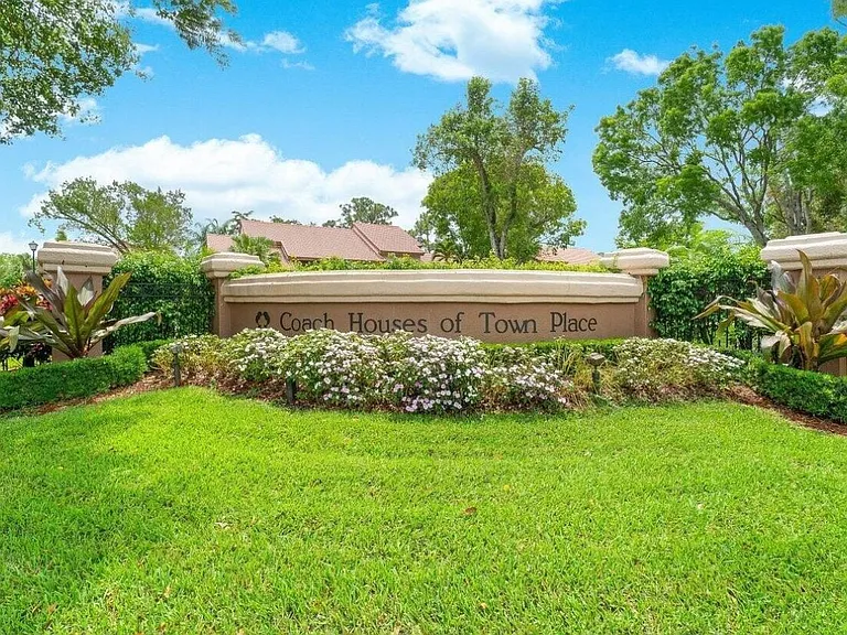 5520 Coach House Cir #G — Photo 23