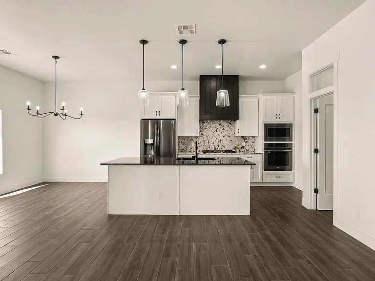 4025 Boardwalk Rd — Photo 7
