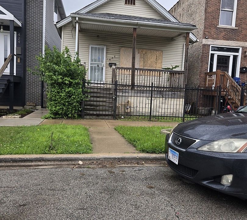 1st image of 426 N Trumbull Ave