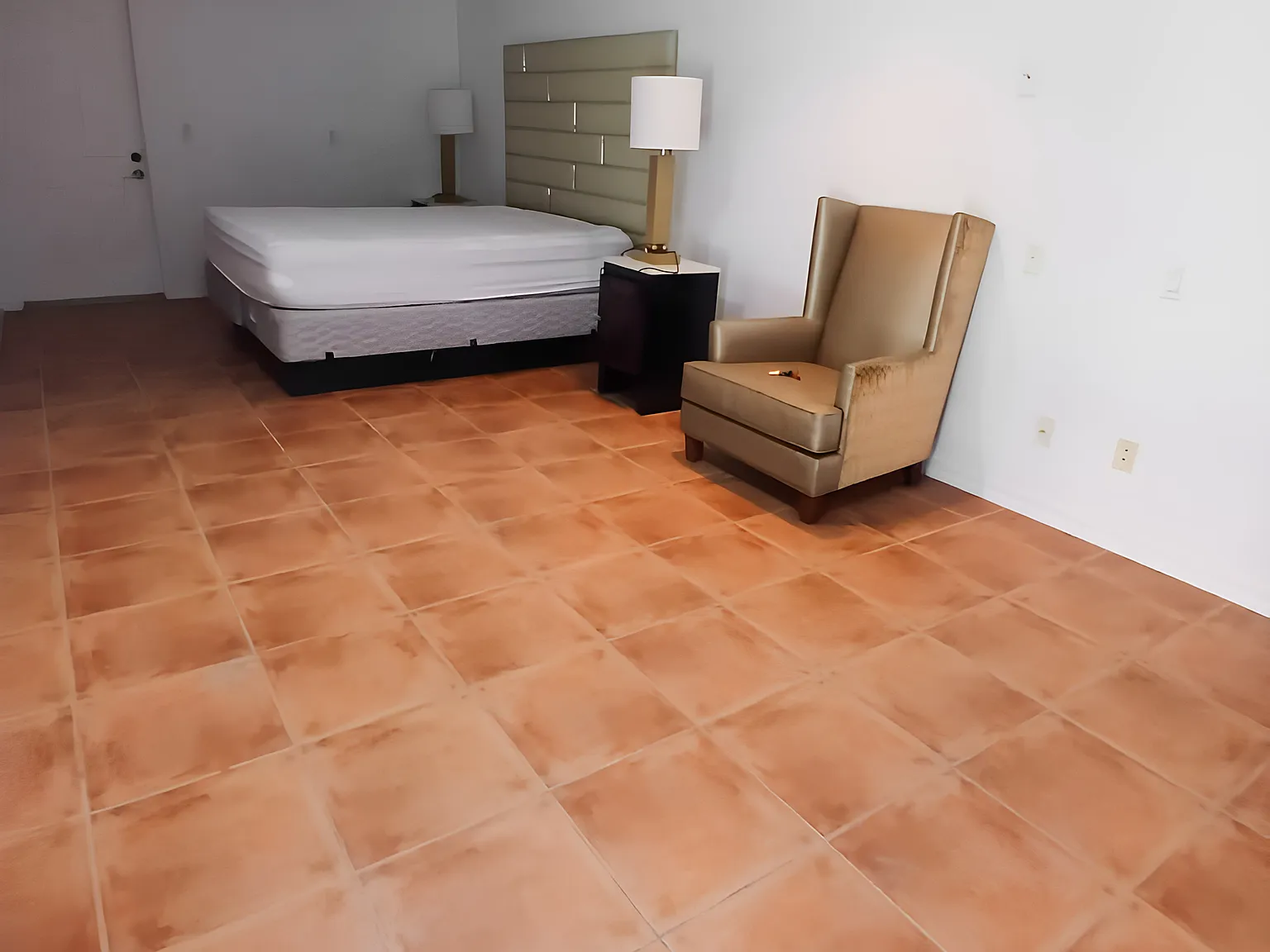 4 bed, 4.0 bath, 3000 sqft, $832 — Photo 3