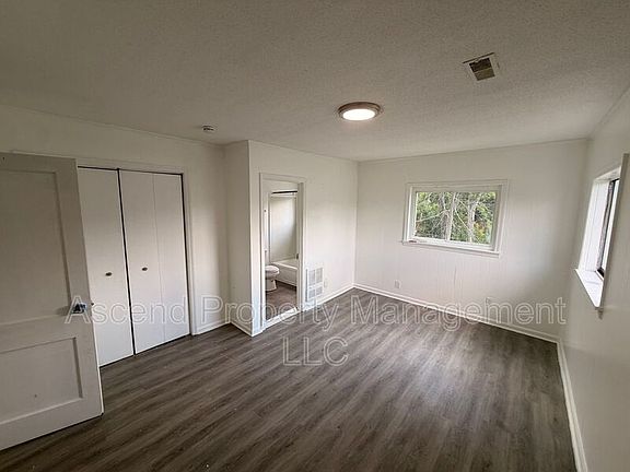 5th image of 508 Buckley St Unit D