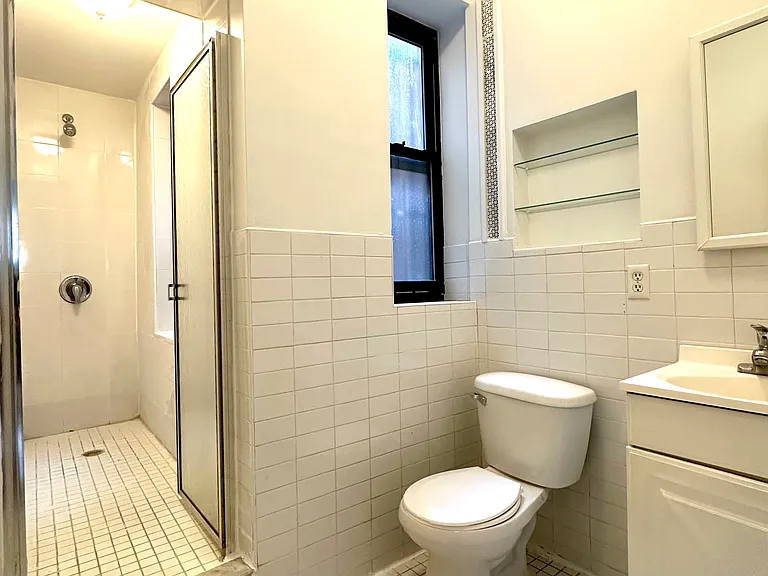 191 Henry St #12 — Photo 4