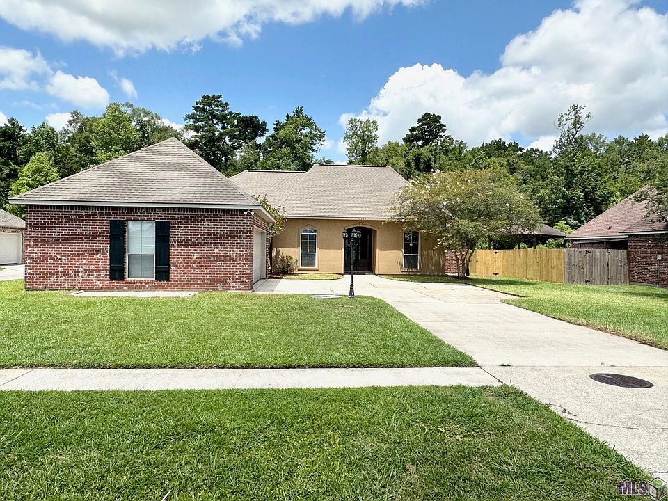 1st image of 32825 Briar Oak Dr