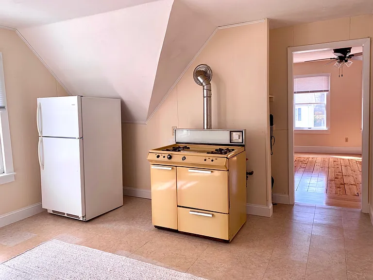 7 Rena St #3 — Photo 10