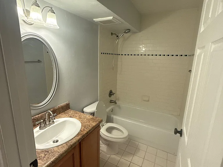 La Mediterranean Apartments — Photo 9
