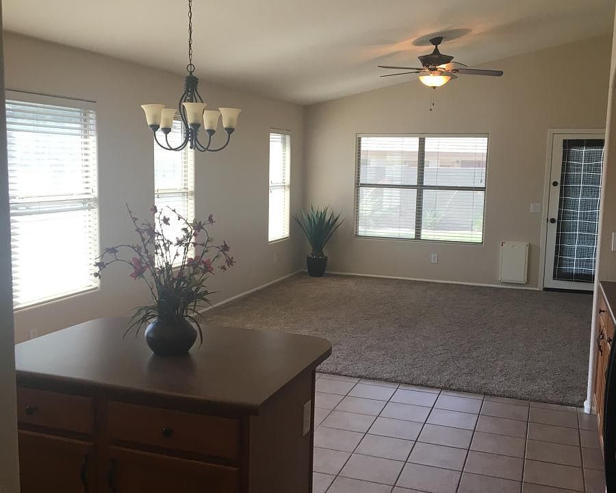  kitchen and family room