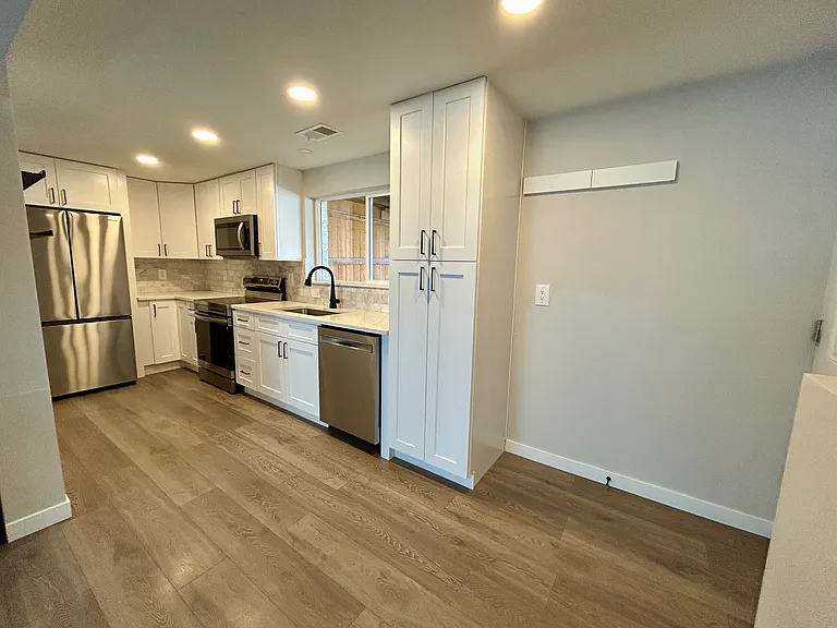 6163 W 76th Ave — Photo 4
