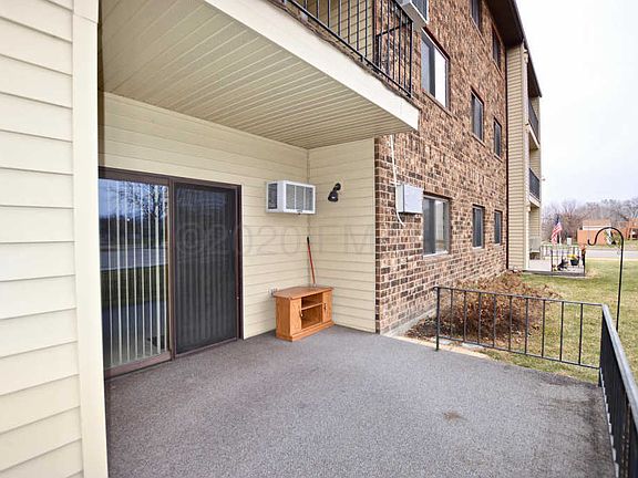 4th image of 1424 14th St E APT 16
