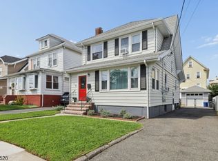 32 Barrington Ave, Clifton City, NJ 07011