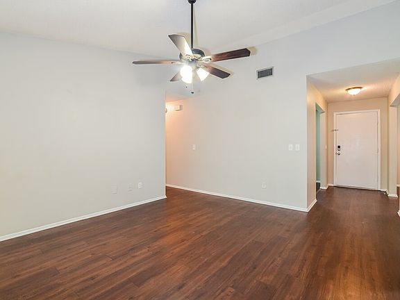 4th image of 101 Mound St