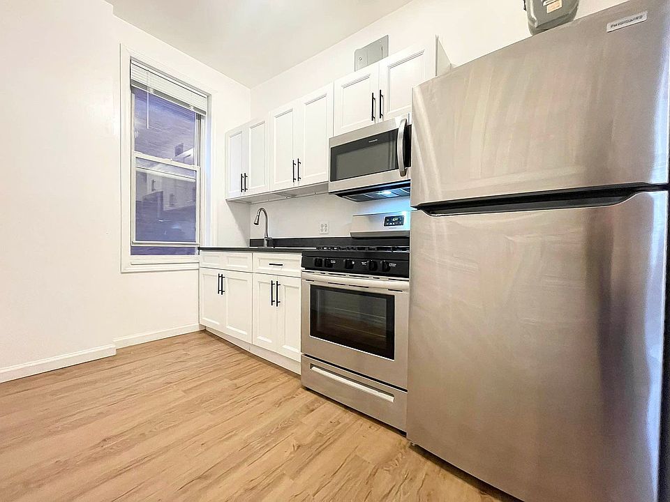 1st image of 28-33 37th St #3R