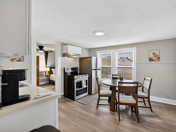 2nd image of 1403 Collier St #1403