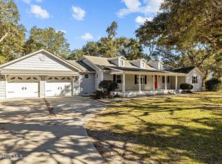 475 Island Rd, Harkers Island, NC 28531