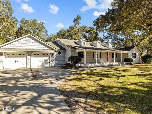475 Island Road, Harkers Island, NC 28531
