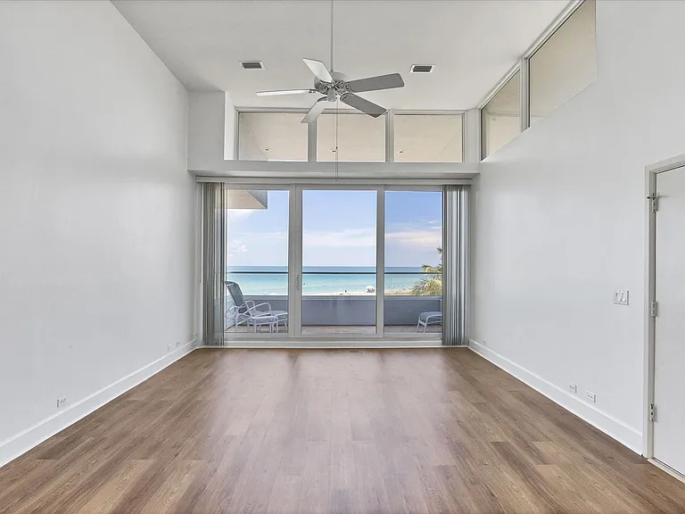 5801 Gulf Of Mexico Dr — Photo 24