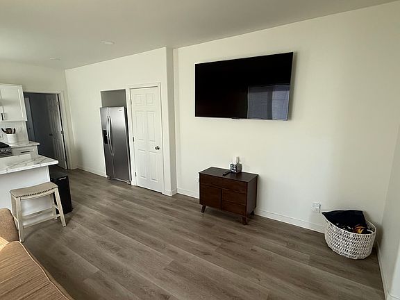 5th image of 335 N 4th St