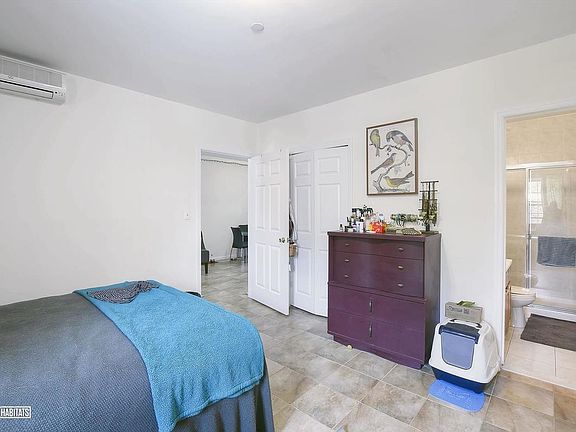 5th image of 2333 31st Ave APT 2A