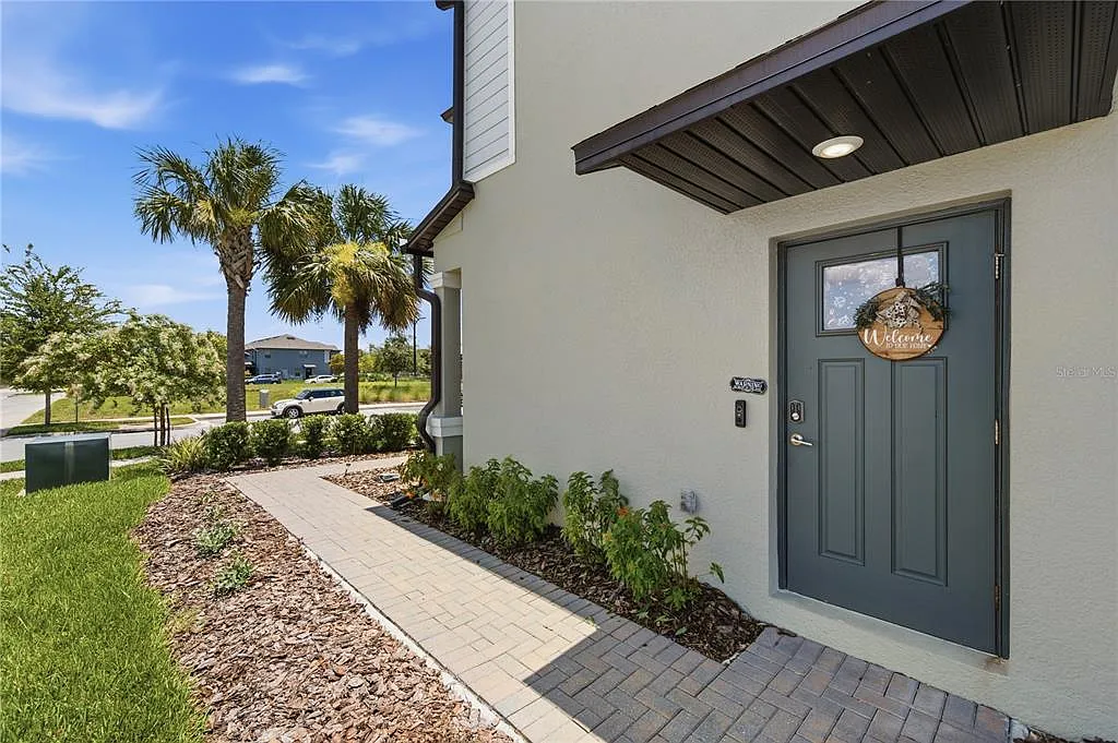 3 bed, 2.5 bath, 1861 sqft, $2,700 — Photo 3