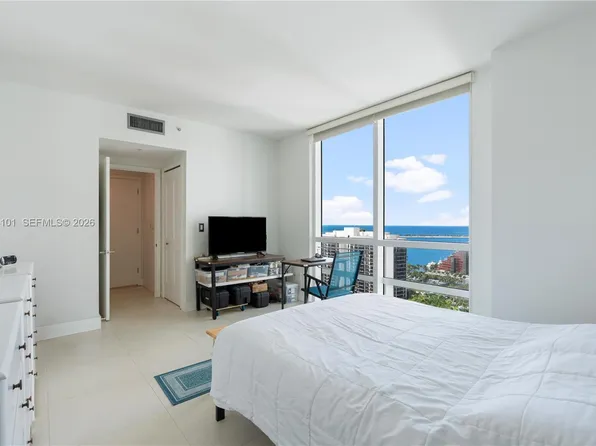 218 SE 14th St APT 2208, Miami, FL 33131