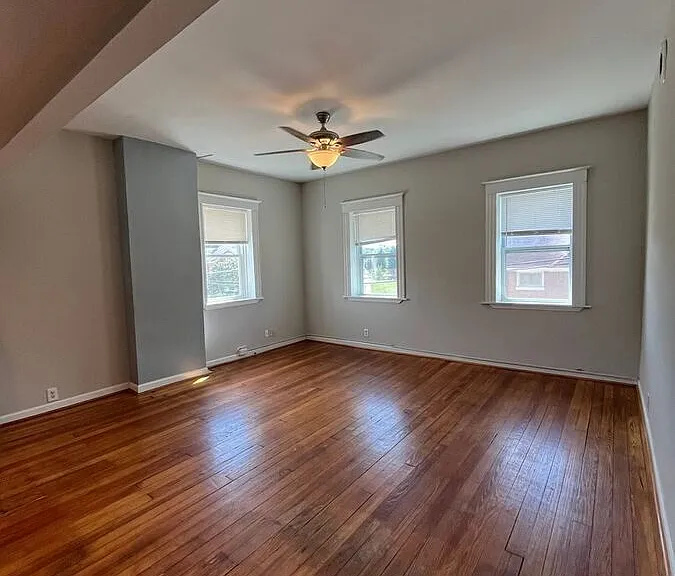 2 W Walnut St #4 — Photo 2