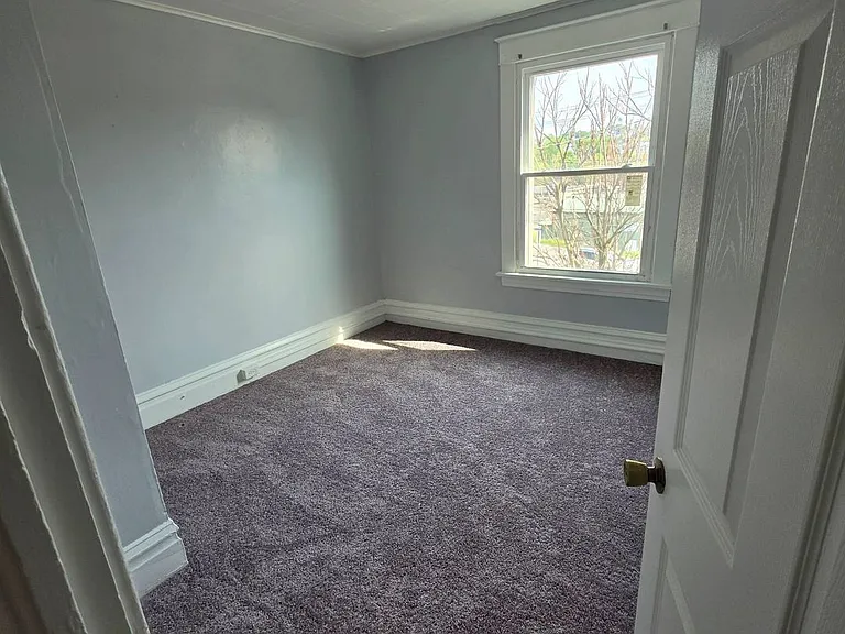 420 E Jefferson St — Photo 6
