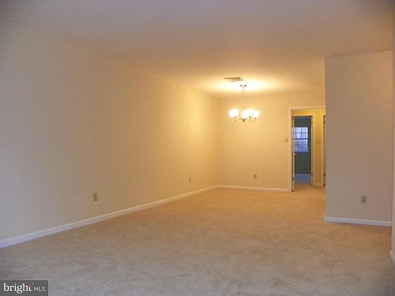 5th image of 44 S Lansdowne Ave APT 1202