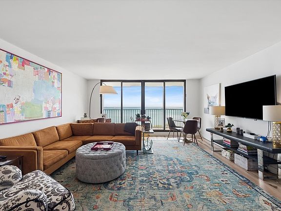 3rd image of 1212 N Lake Shore Dr APT 8BN