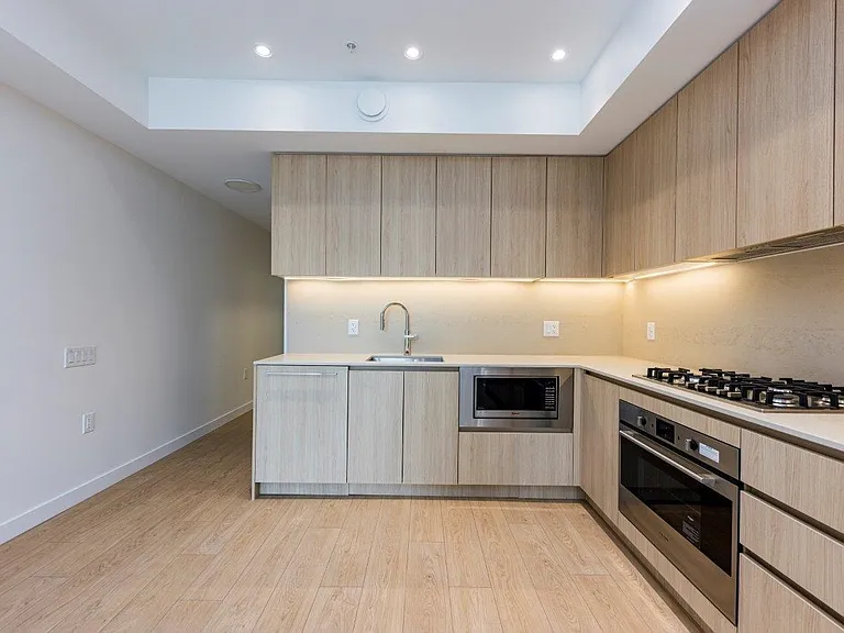 2868 Nanaimo St #1 — Photo 3