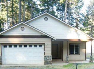356 Madrona Dr, Cave Junction, OR 97523