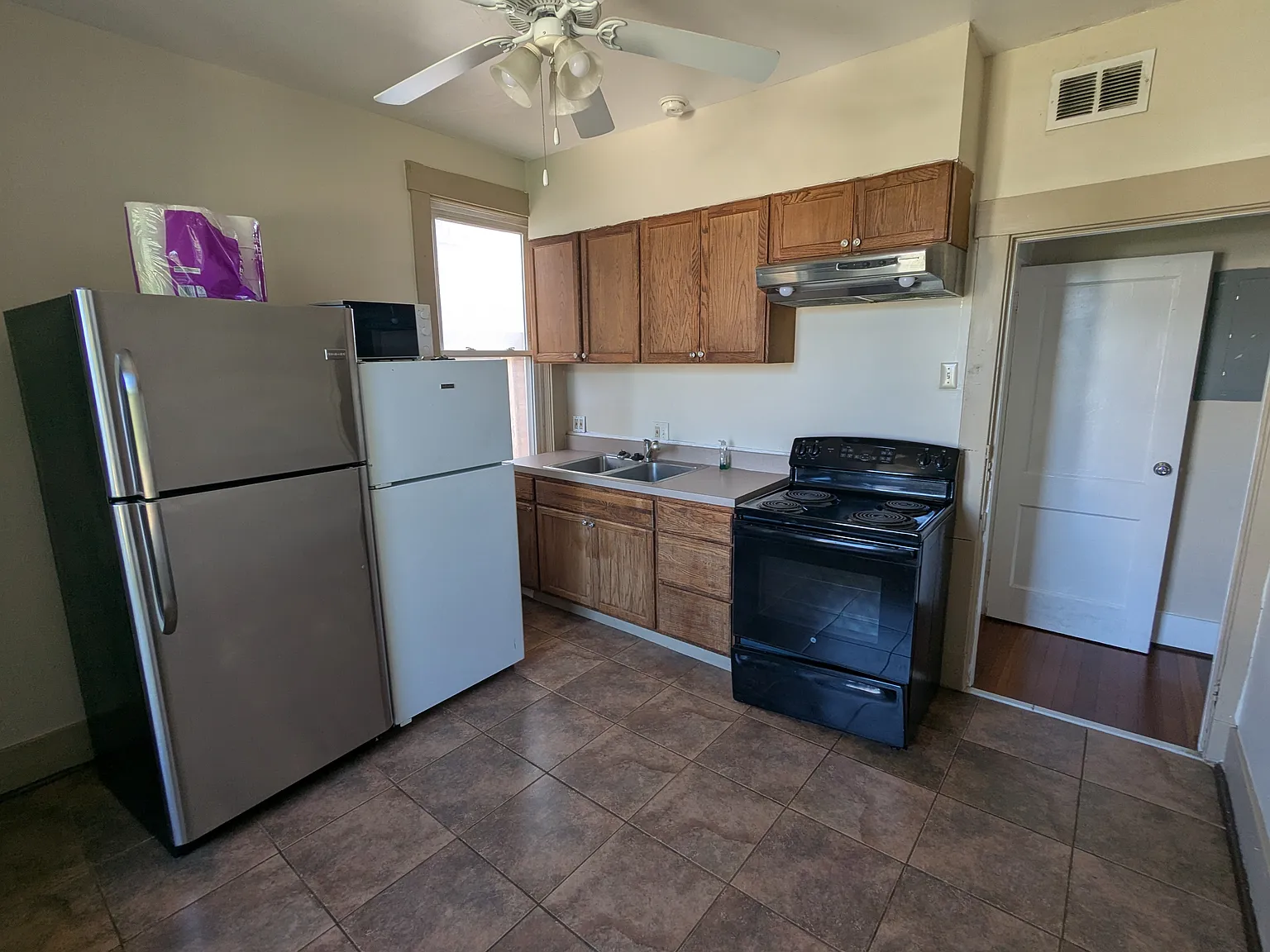 3202 Iowa St — Photo 3