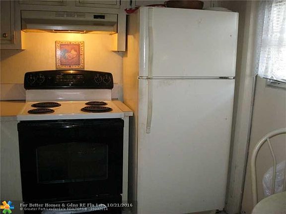 4th image of 4700 NW 35th St APT 615