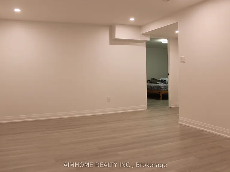 191 Timberbank Blvd #BASEMENT — Photo 3