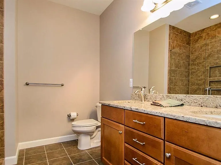 108 E Henry St #809 — Photo 6