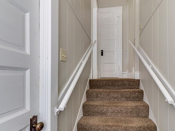 2nd image of 513 E Taylor St APT 1