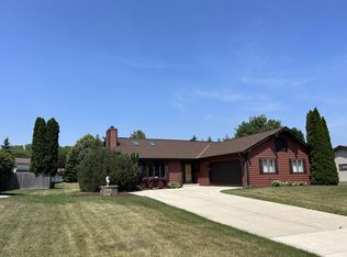 7547 S Bishops Way, Franklin, WI 53132