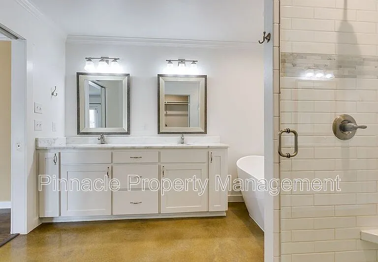 5918 Southampton Pl — Photo 19