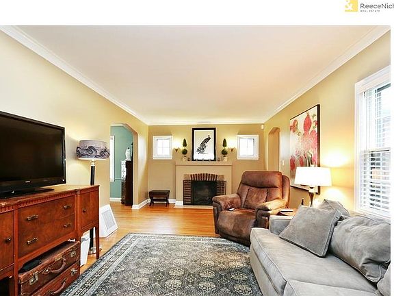 5th image of 7554 Grand Ave
