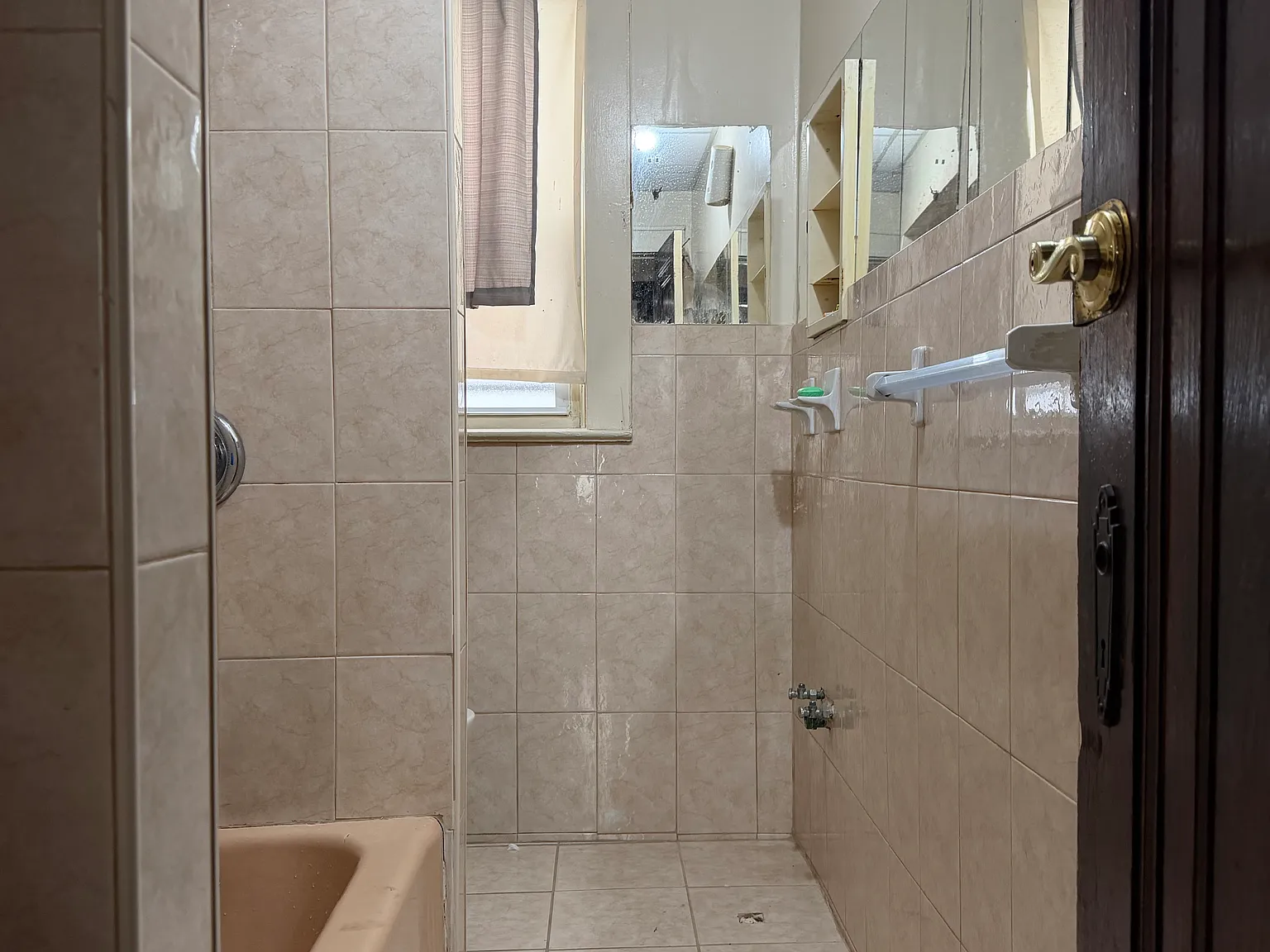 4 bed, $2,700 — Photo 2