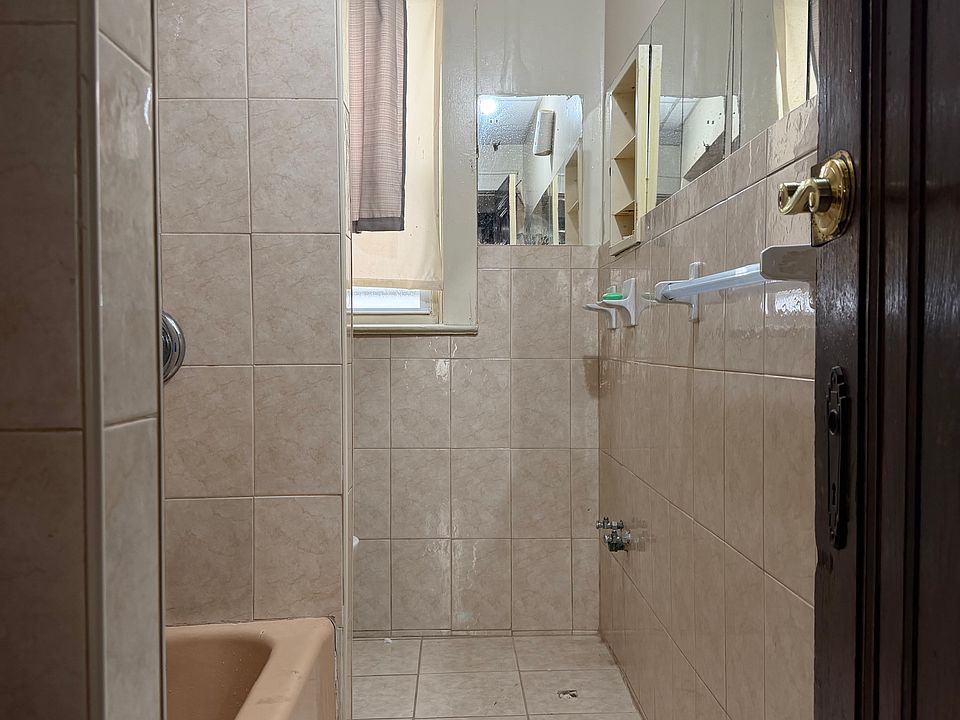1st image of 102-104 Marion St #1